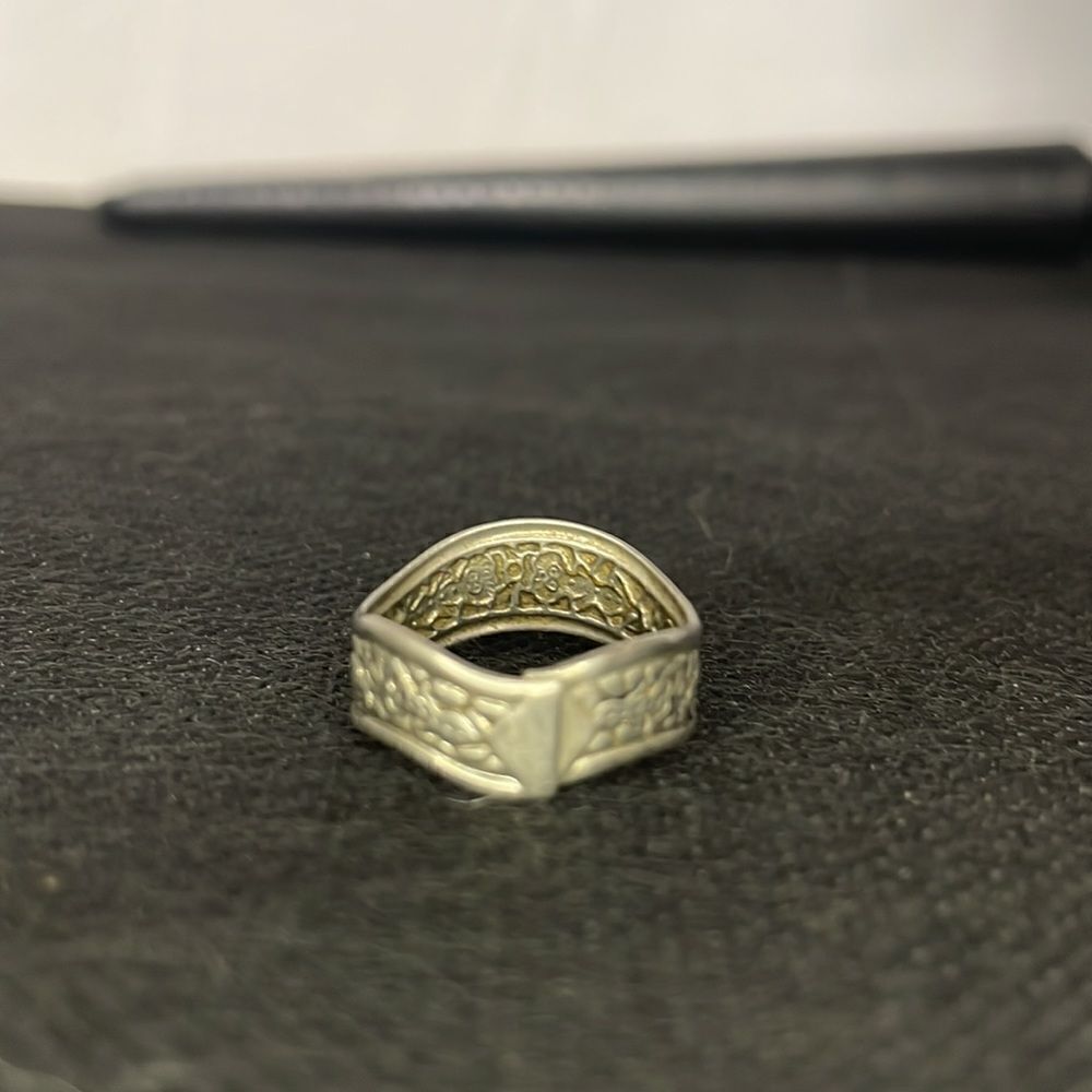 Metal ring  - Picture 3 of 6